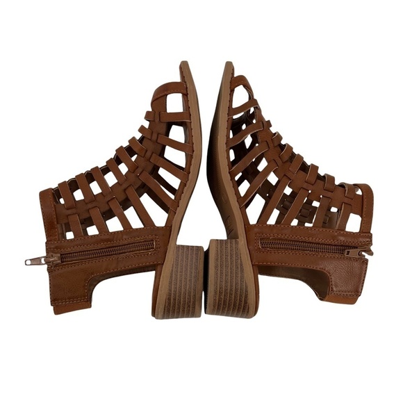 Cupcake Couture Brown Hellan Gladiator Block Heel Sandals Size 3 Girl's - Picture 7 of 9